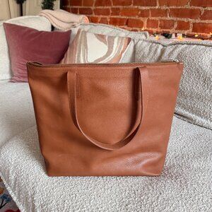 Cuyana Classic Zipper Tote in Caramel [Like New]